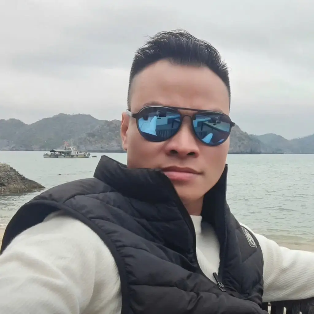 Trang chủ Dong Chen